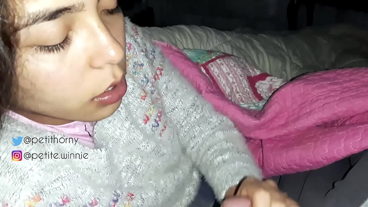 IK SLIK ALLE OPGEHOOPTE MELK VAN MIJN MAN DOOR - TONG MET SPERMA LATEN ZIEN