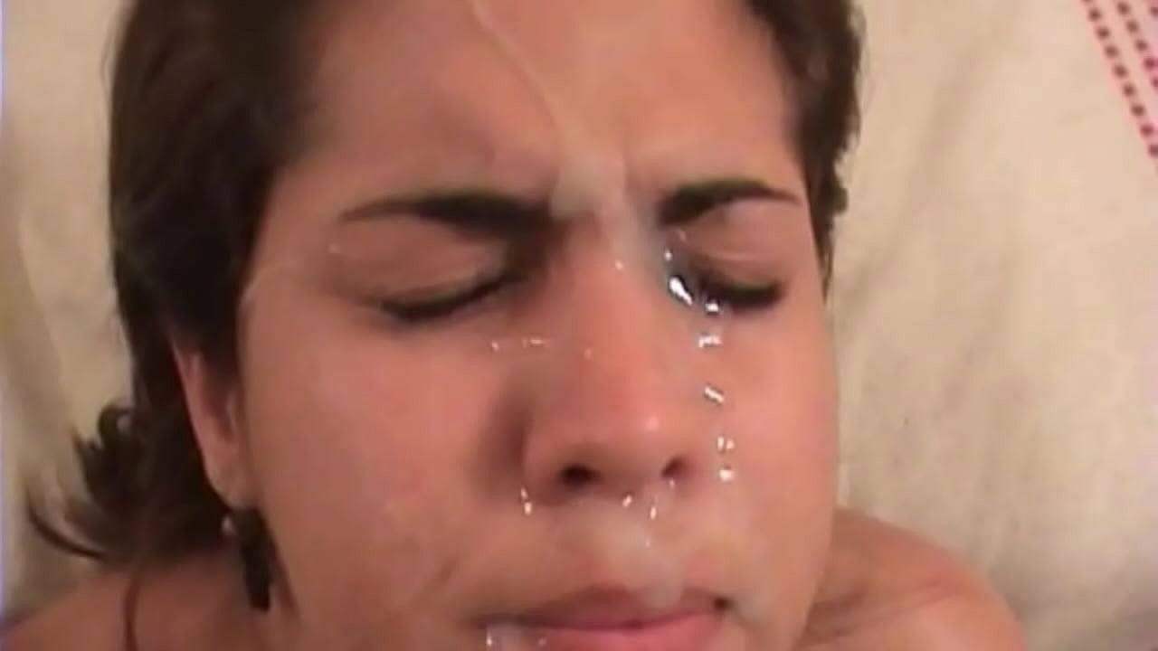 Mooie Latijnse brunette heeft ruige seks